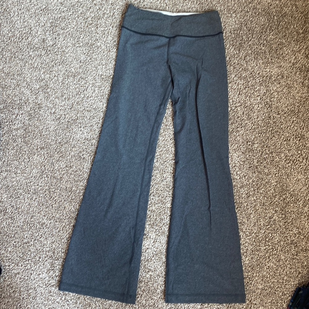 Lululemon Size 4 Grey Groove Pants